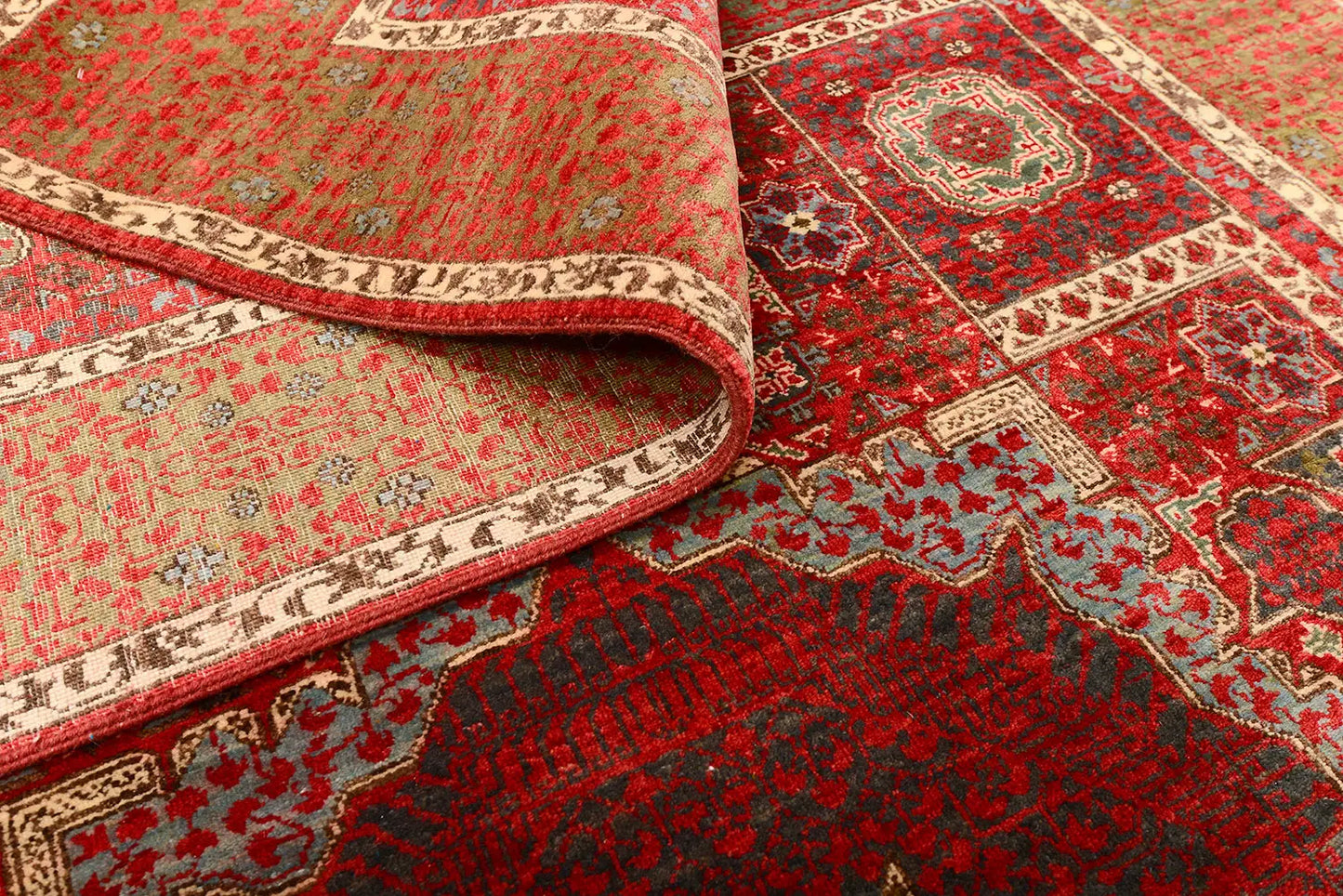 Crimson Mamluk Heritage